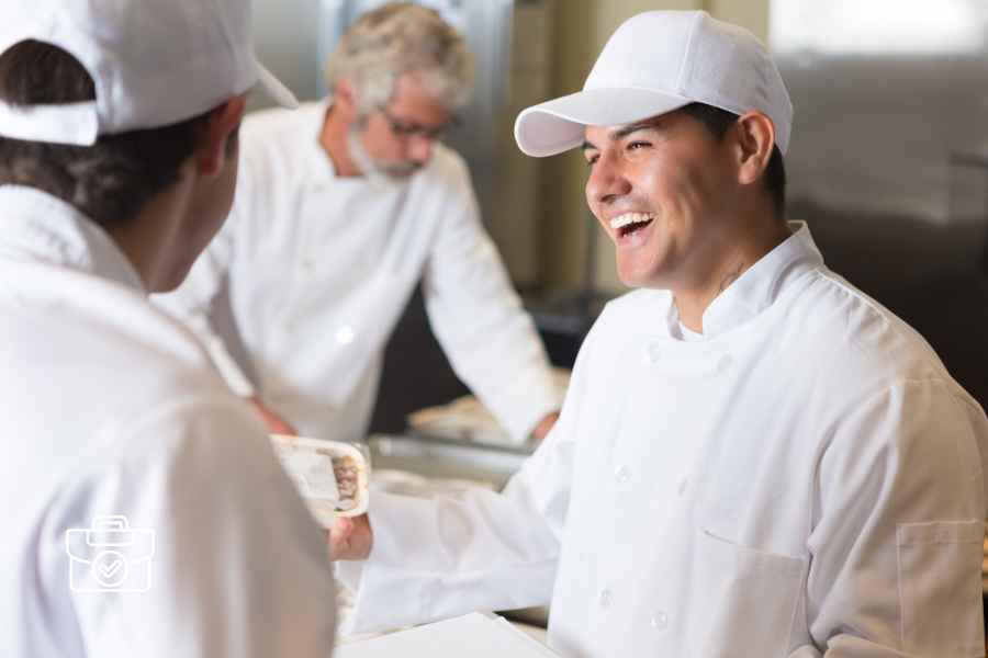 Estoy buscando chofer para distribuir productos congelados a restaurantes durante la mañana